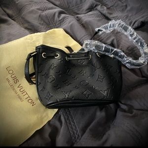 Have the look ! LV pattern small bag